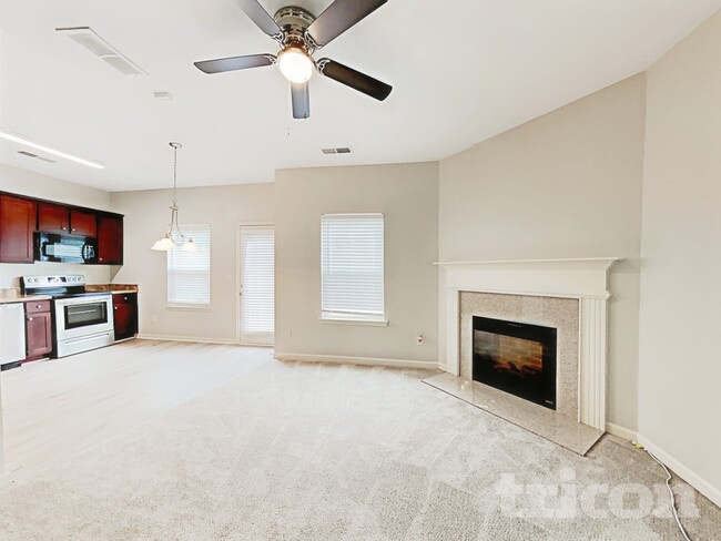 Photo - 514 Lobdale Falls Dr