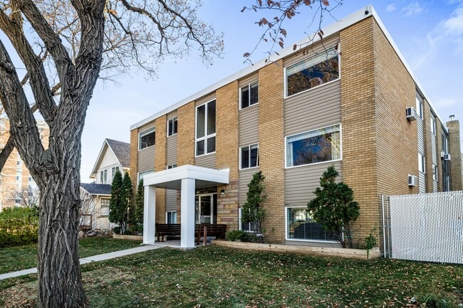 Photo - 2242-2242 Scarth St Unit 14