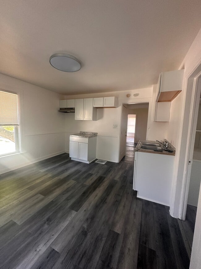 Photo - 1840 St Clair St Unit Upper