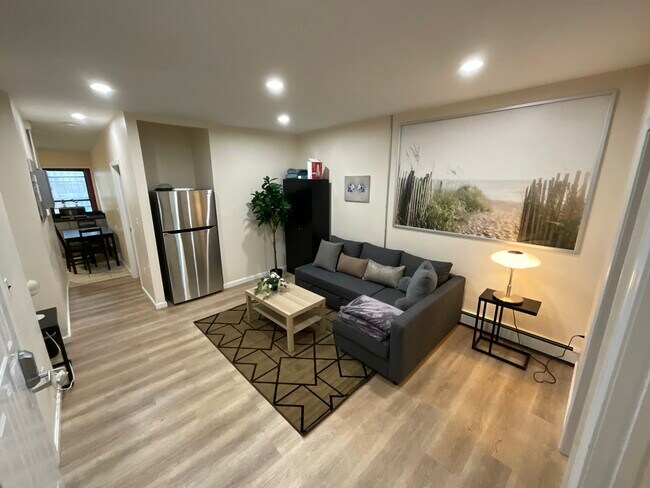 Photo - 871 Harrison Ave Unidad 3