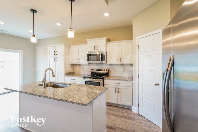 Photo - 623 Alvin Rd