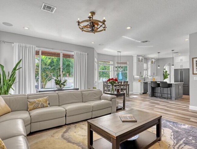 Photo - 2227 Ridgewood Cir