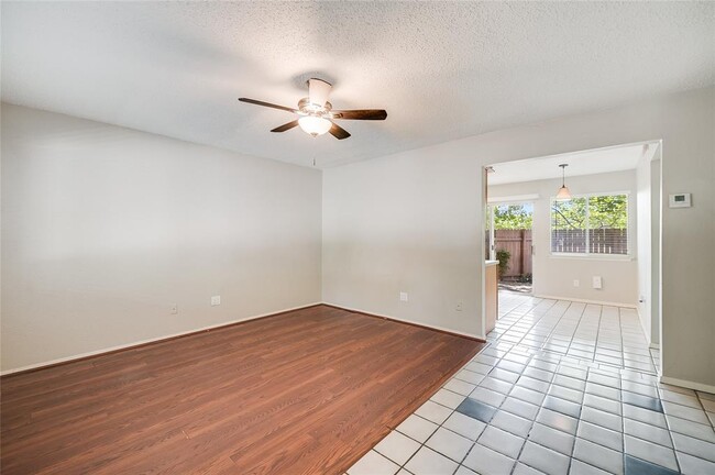 Photo - 5913 Little Creek Trail