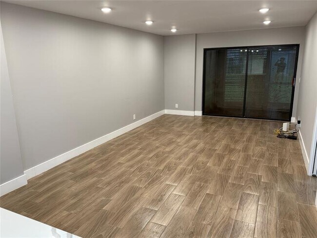 Photo - 5068 Rose Hill Dr Unit 103