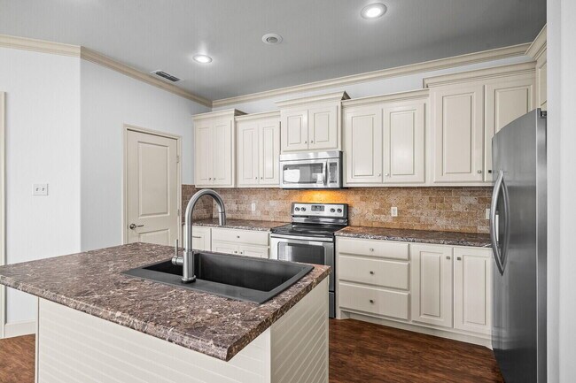 Photo - 9806 Avenue V