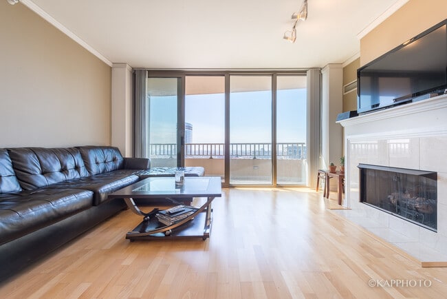 Photo - 200 N Jefferson St Unidad 1503