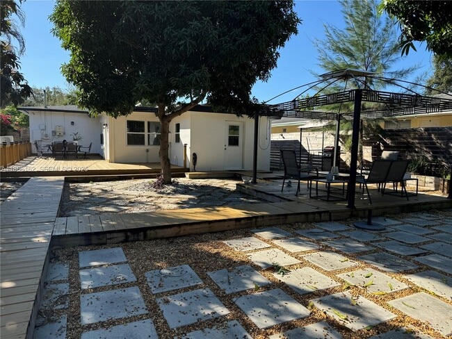 Photo - 2247 Jackson St