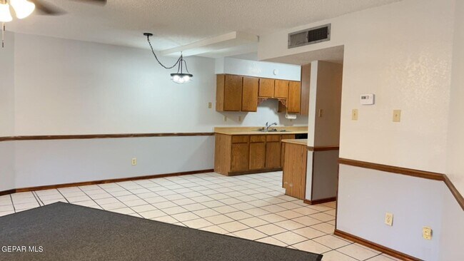 Photo - 1587 Bengal Dr