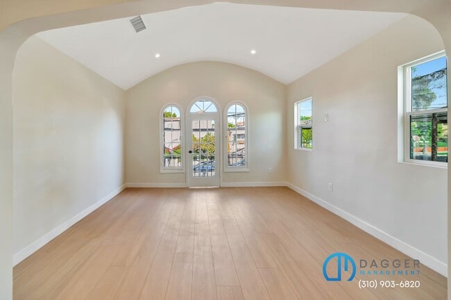 Photo - 2800 Winter St Unit 2