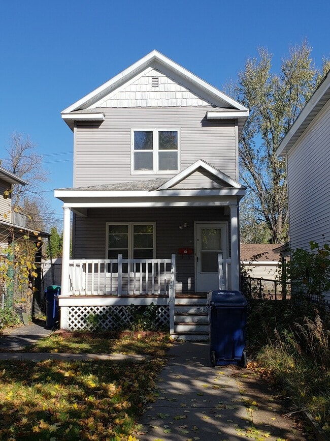 Building Photo - 718 Washington St