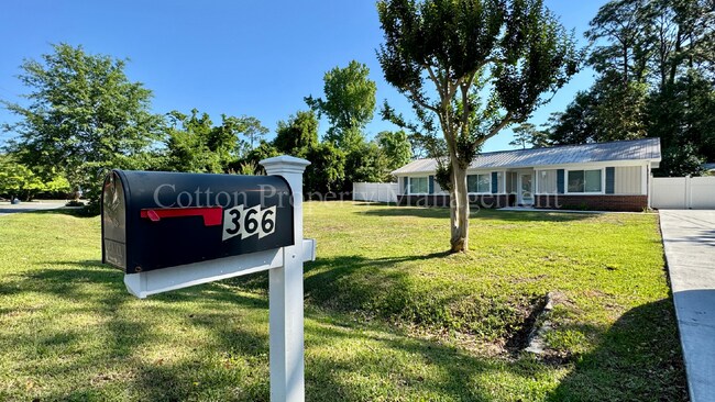 Photo - 366 Lullwater Dr