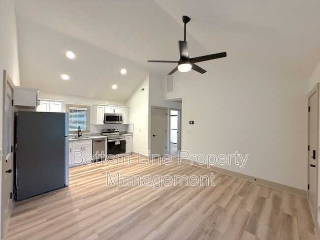 Photo - 526 Chestnut St