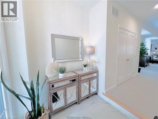 Photo - 100 Shady Oaks Trl