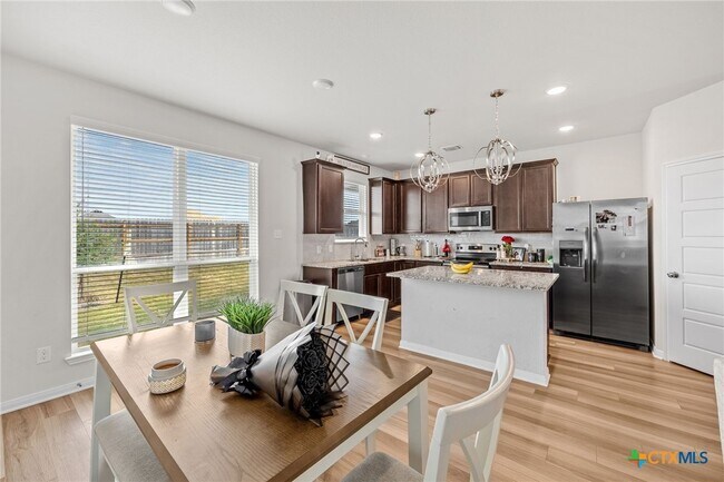 Photo - 918 James Parker Cir