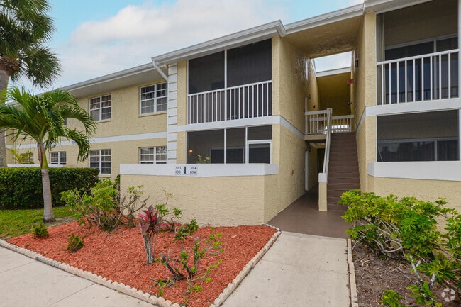Building Photo - 1540 SE Royal Green Cir Unit 103 Rental