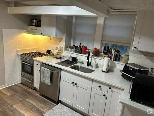 Building Photo - 2 Greenwood St Unit 7 Rental