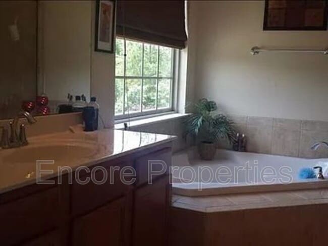 Photo - 1040 Pueblo Ridge Pl