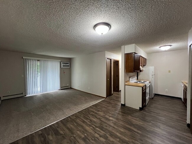 Photo - Pinewood Apartments
