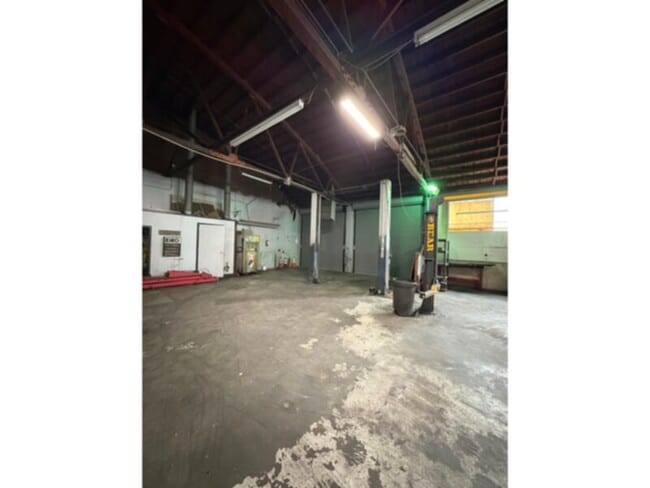 Photo - Automotive Commercial Warehouse for Lease