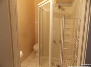 Building Photo - 716 E Guenther St Unit Apt B