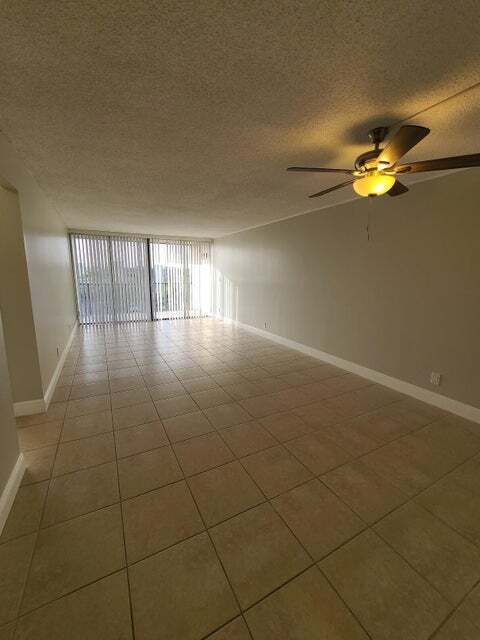 Photo - 4 Royal Palm Way Unit 6050