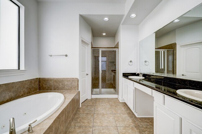 Photo - 2364 Sperber Ln