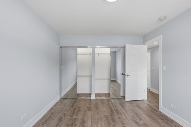 Photo - 2327 W Lunt Ave