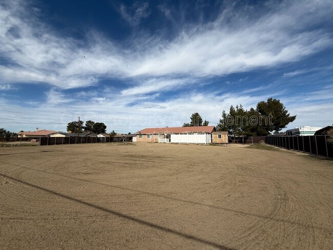 Photo - 15006 Tuscola Rd