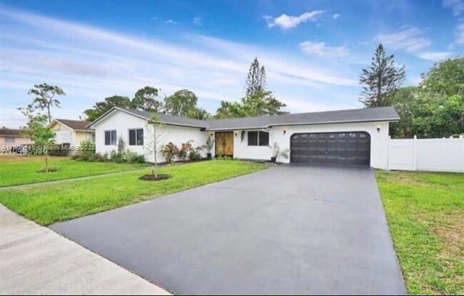 Photo - 17000 NW 18th Ave