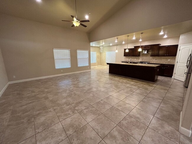 Photo - 3731 W Vine Ave