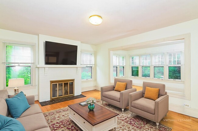 Photo - 509 6th St SE Unit 1