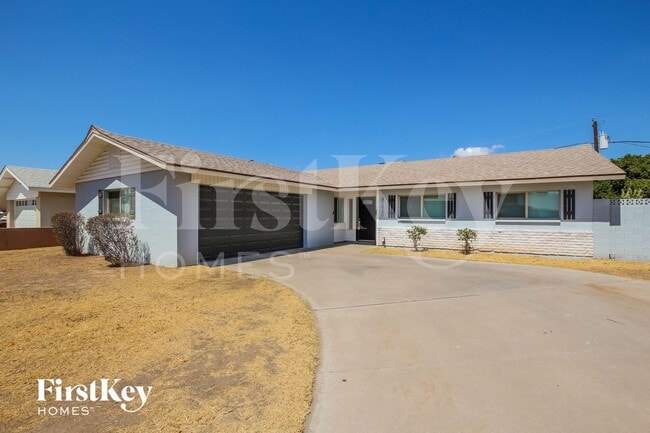 3940 W Solano Dr S