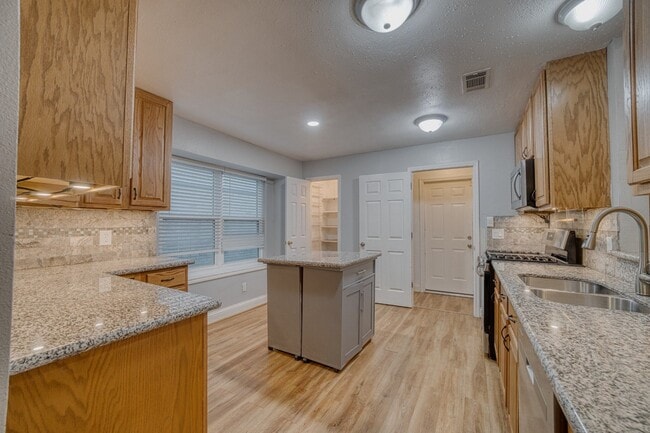 Photo - 13639 Harpers Bridge Dr
