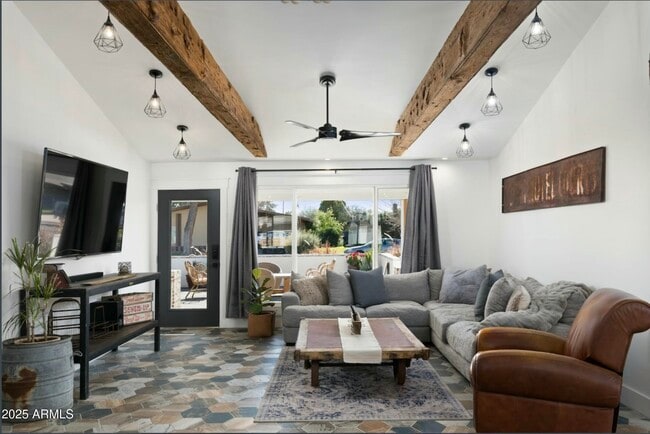 Photo - 1152 E Malibu Dr