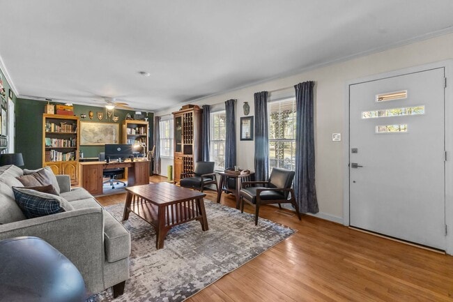2125 Forest Hills Dr