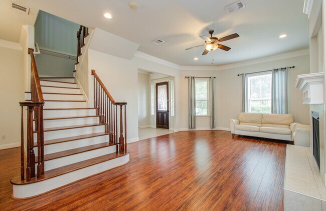 10205 Brooktree Dr