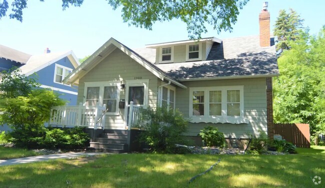Building Photo - 1200 Cottonwood St Rental