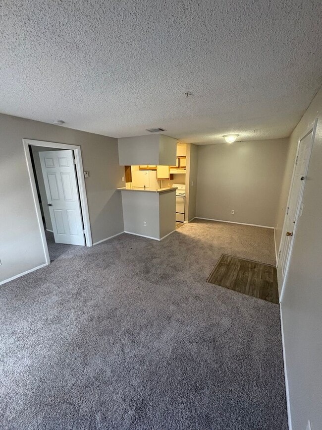 Photo - 1 bed 1 bath First Floor!!