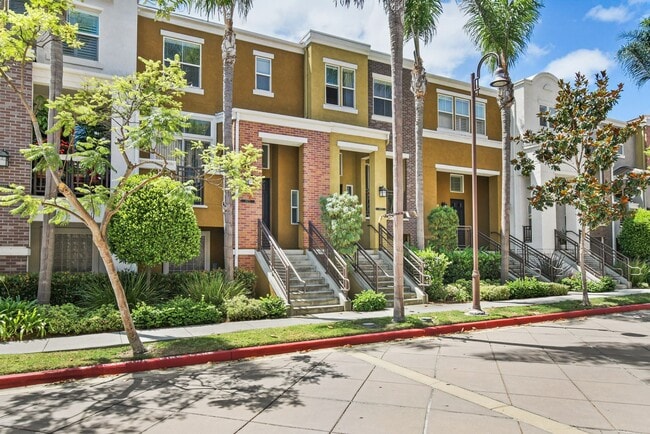 MOVE IN SPECIAL!!! Act Fast: Charming Tow... - MOVE IN SPECIAL!!!  Act Fast: Charming Tow... Townhome