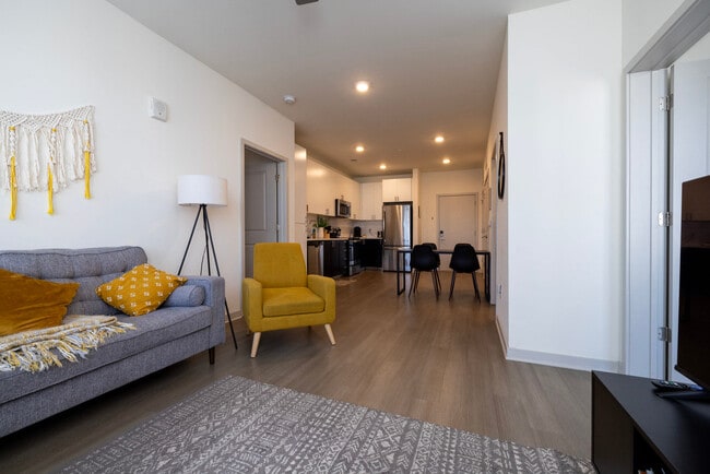 Photo - 633 E Main St Unit ID1014611P