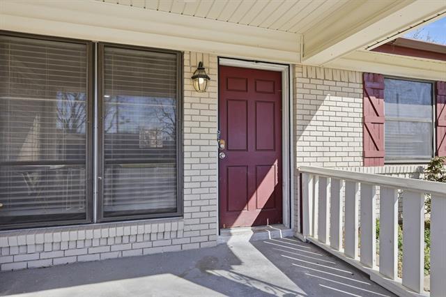 Photo - 242 W Cober Dr