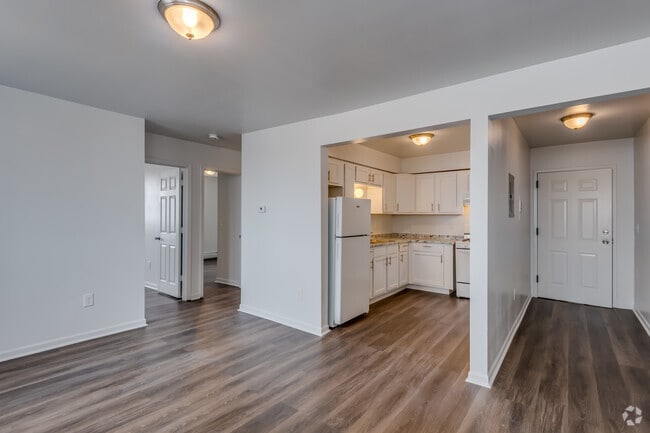 2HAB, 1BA - 850SF - Johnson Legacy East Apartments
