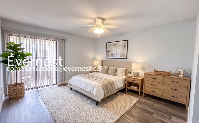 Photo - 2 Bed/2 Bath Condo with Modern Amenities / Available Now! Unit 35