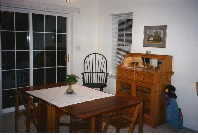 Dining Area - 305 Furnace Dr Unit 305B