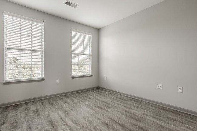 The Avenue at Polaris Apartments