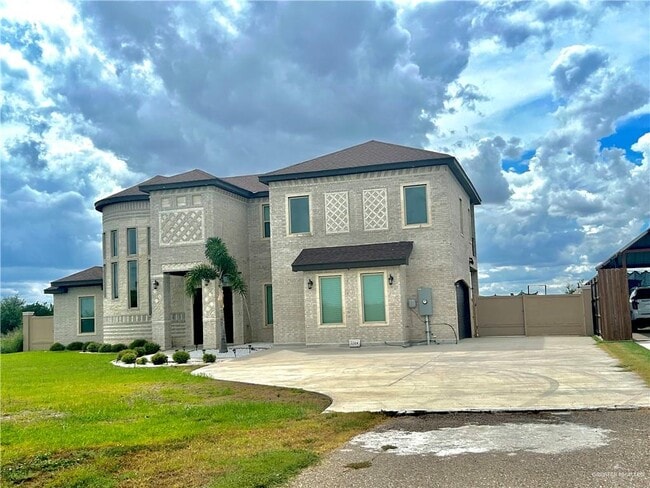 Building Photo - 1329 N Cesar Chavez Rd Rental