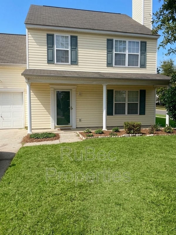 Photo - 923 Grassy Patch Ln