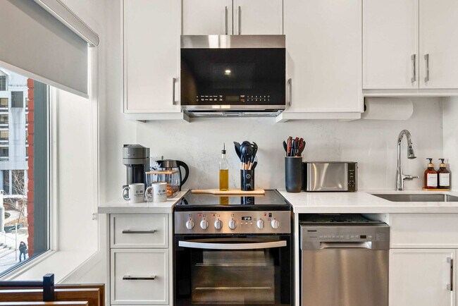 Photo - 168 McCaul St Unit SI ID1066571P