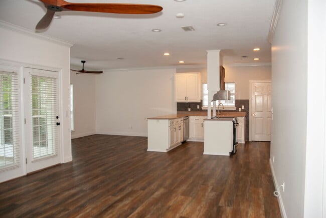 Photo - Luxury 3 bedroom 3.5 bath home in GATED co... Unit 103