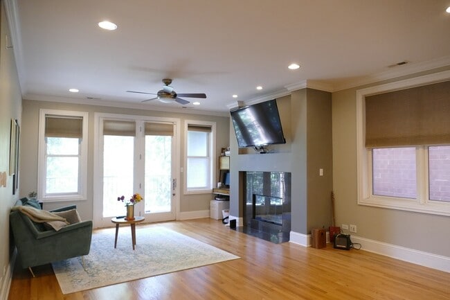 Photo - 3024 N Sheffield Ave Unit 3S